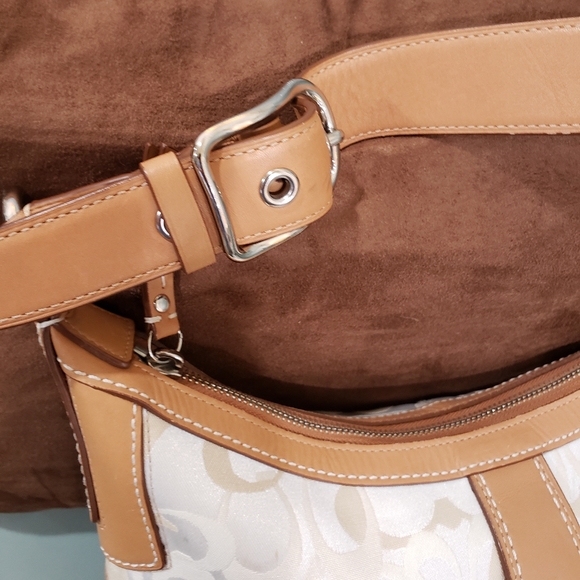 Vintage Coach signature Canvas shoulder bag - Picture 13 of 16